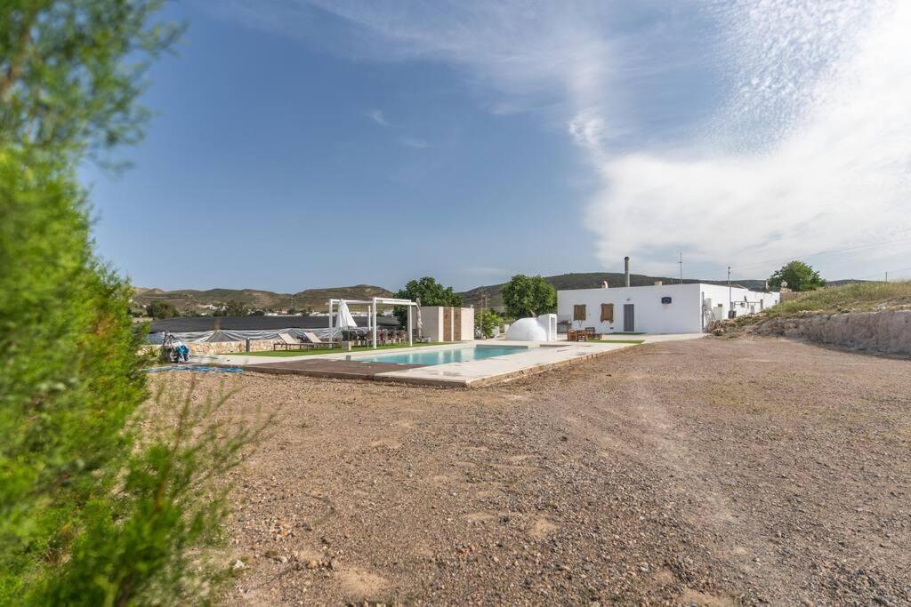 Villa De Fernan Perez นีคาร์ ภายนอก รูปภาพ